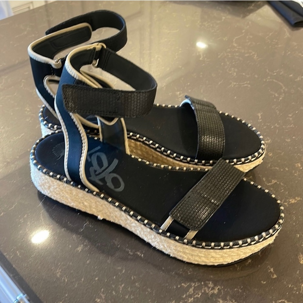 OTBT black espadrilles size 11